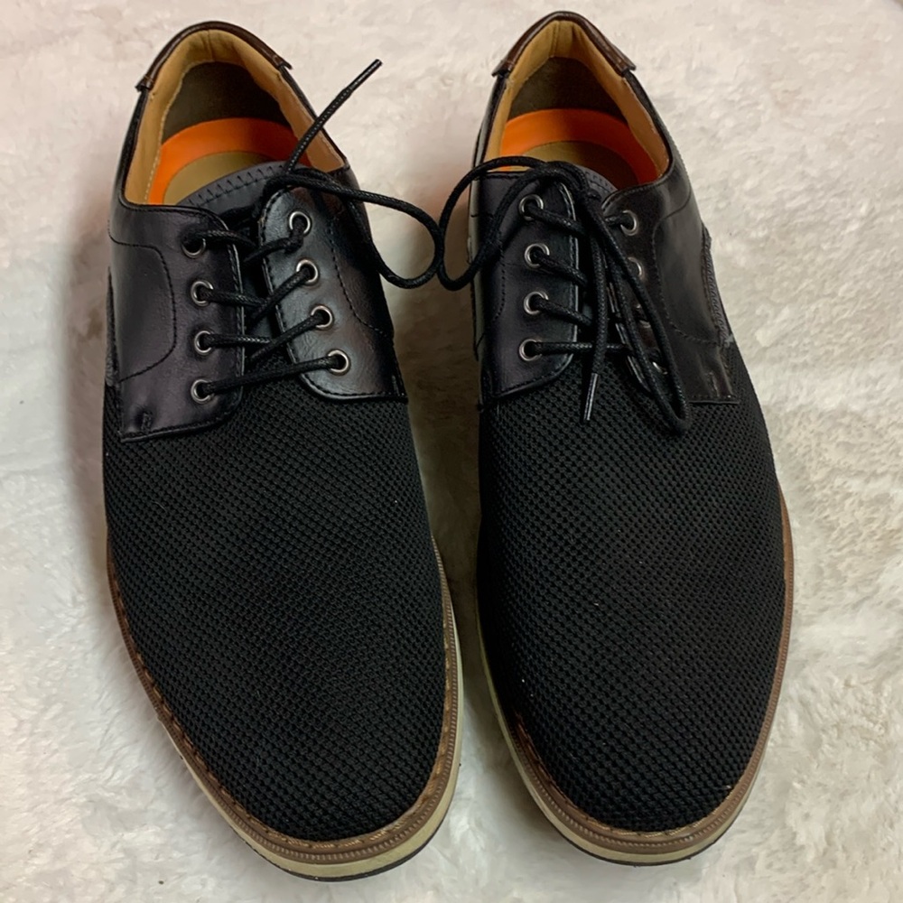 Men’s casual shoes, black size 12, like new